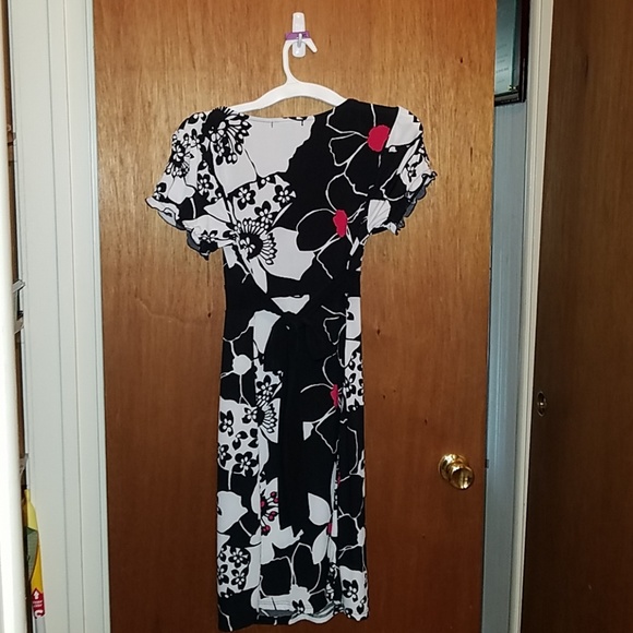 Junior Dress - Picture 2 of 3